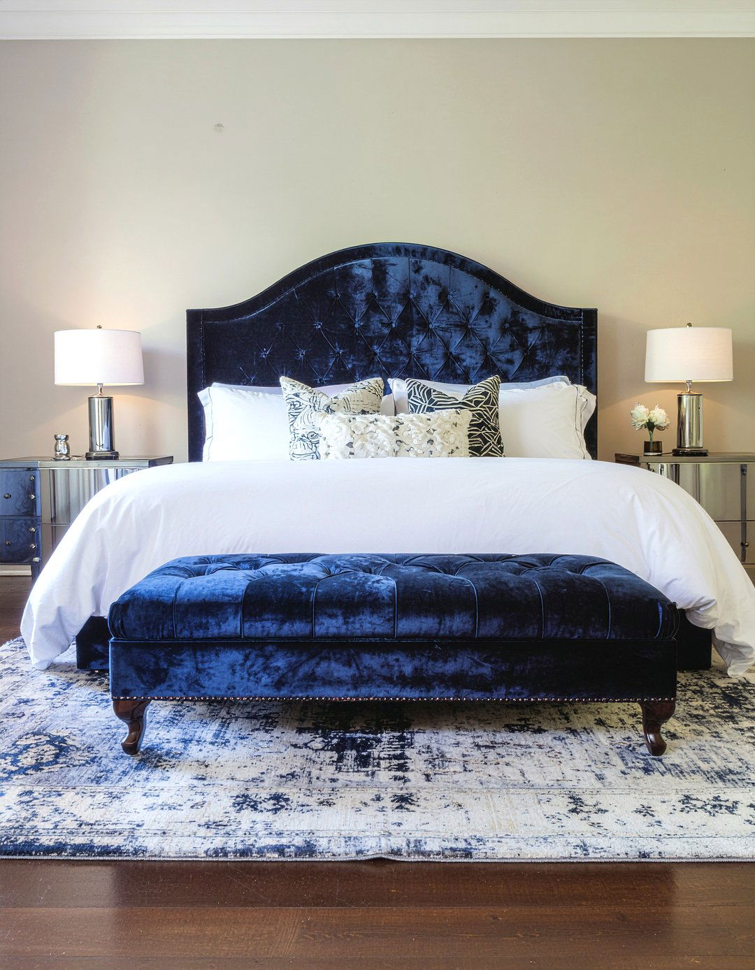 Trunk Bench - 30 bedroom hacks