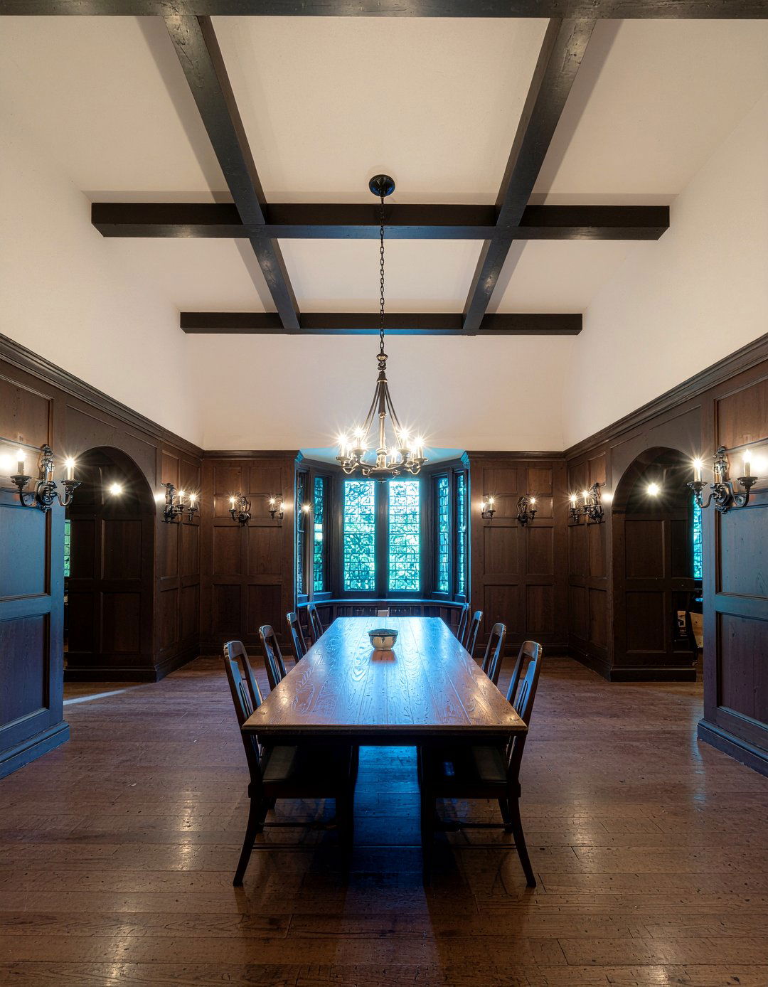 Tudor Dining Room - 30 period home dining room ideas