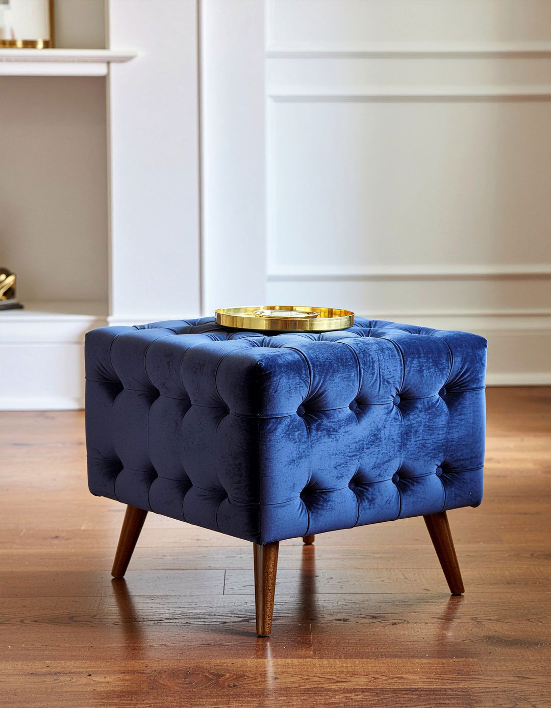 Tufted ottoman - 30 modern glam living room ideas