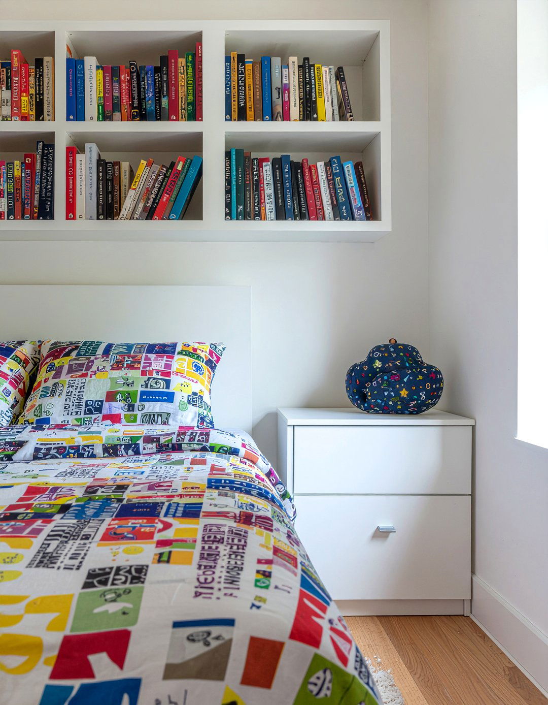 Twin bed set with bookshelf headboard - 30 twin bedroom sets