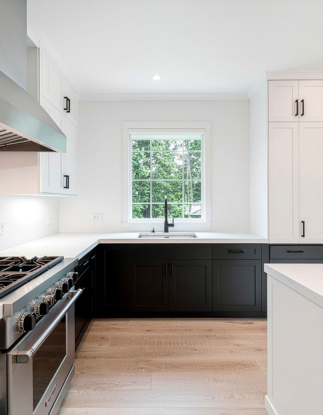 Two Tone Black And White Kitchen Cabinets - 30 black and white kitchen ideas