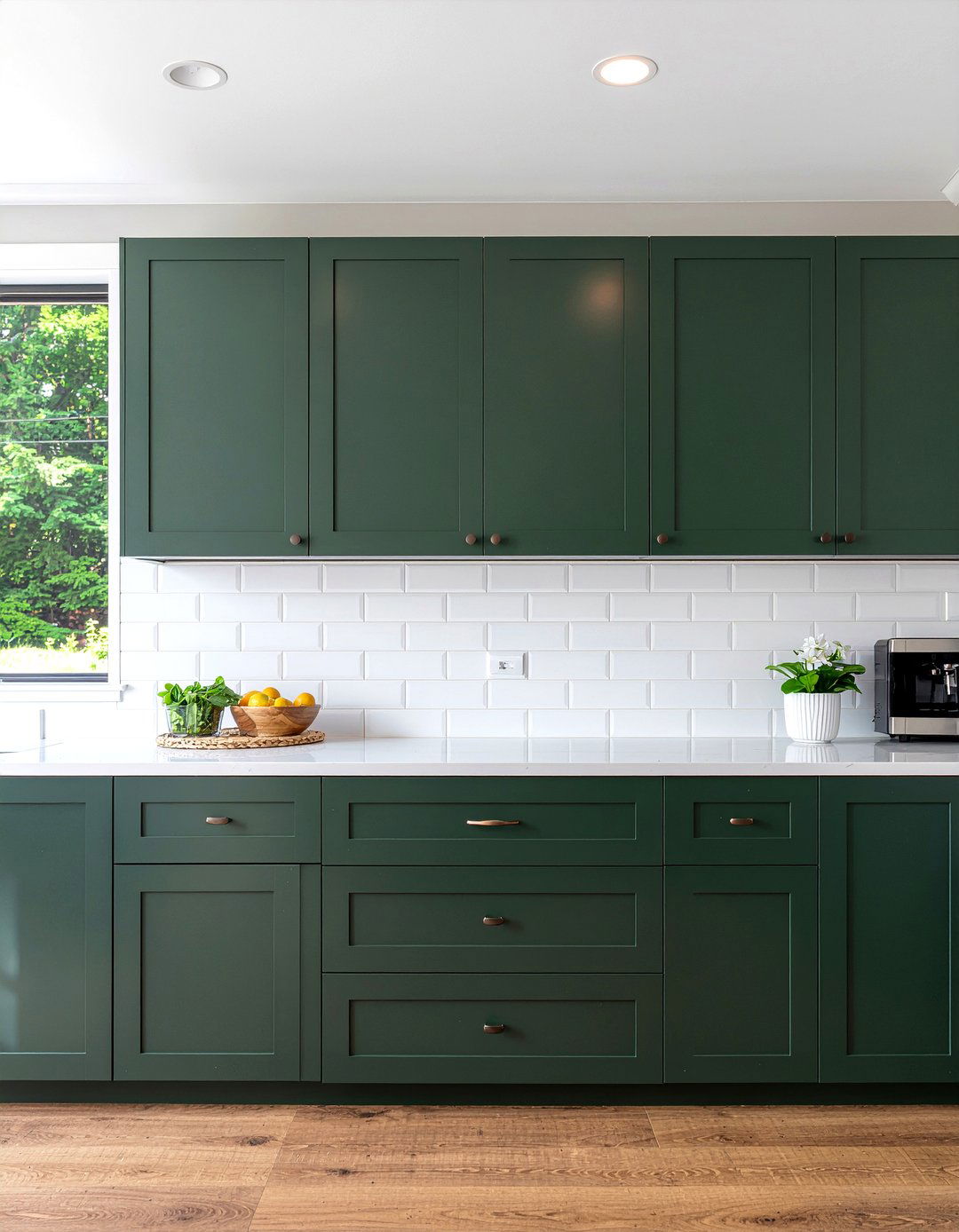 Two Tone Cabinets - 30 kitchen design tips