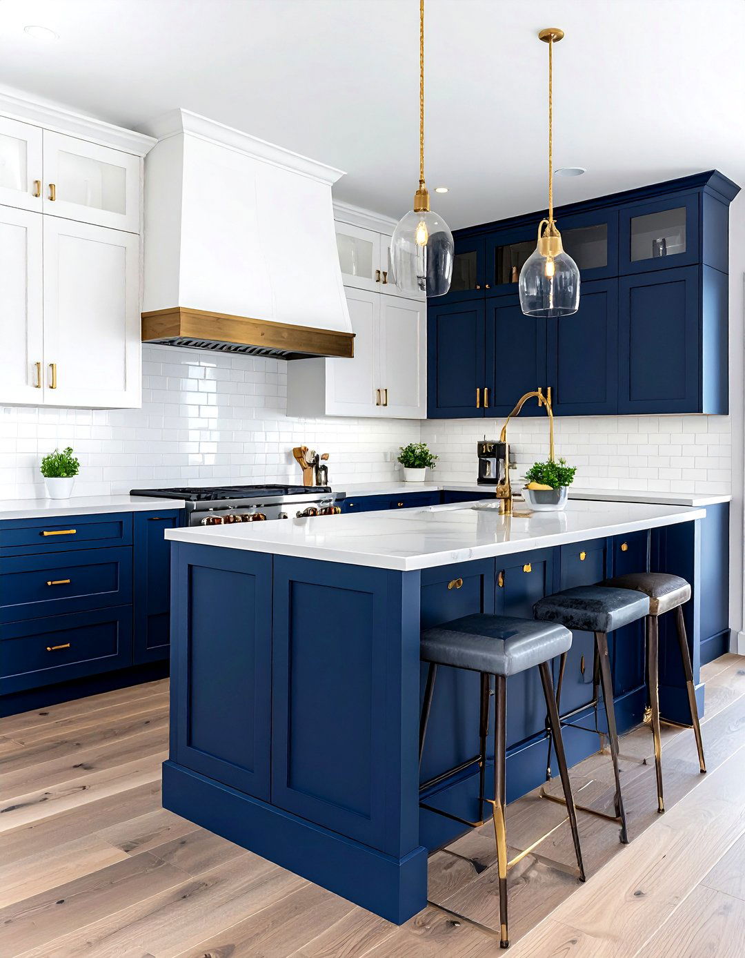 Two Tone Kitchen Cabinets - 30 photo-ready kitchen ideas