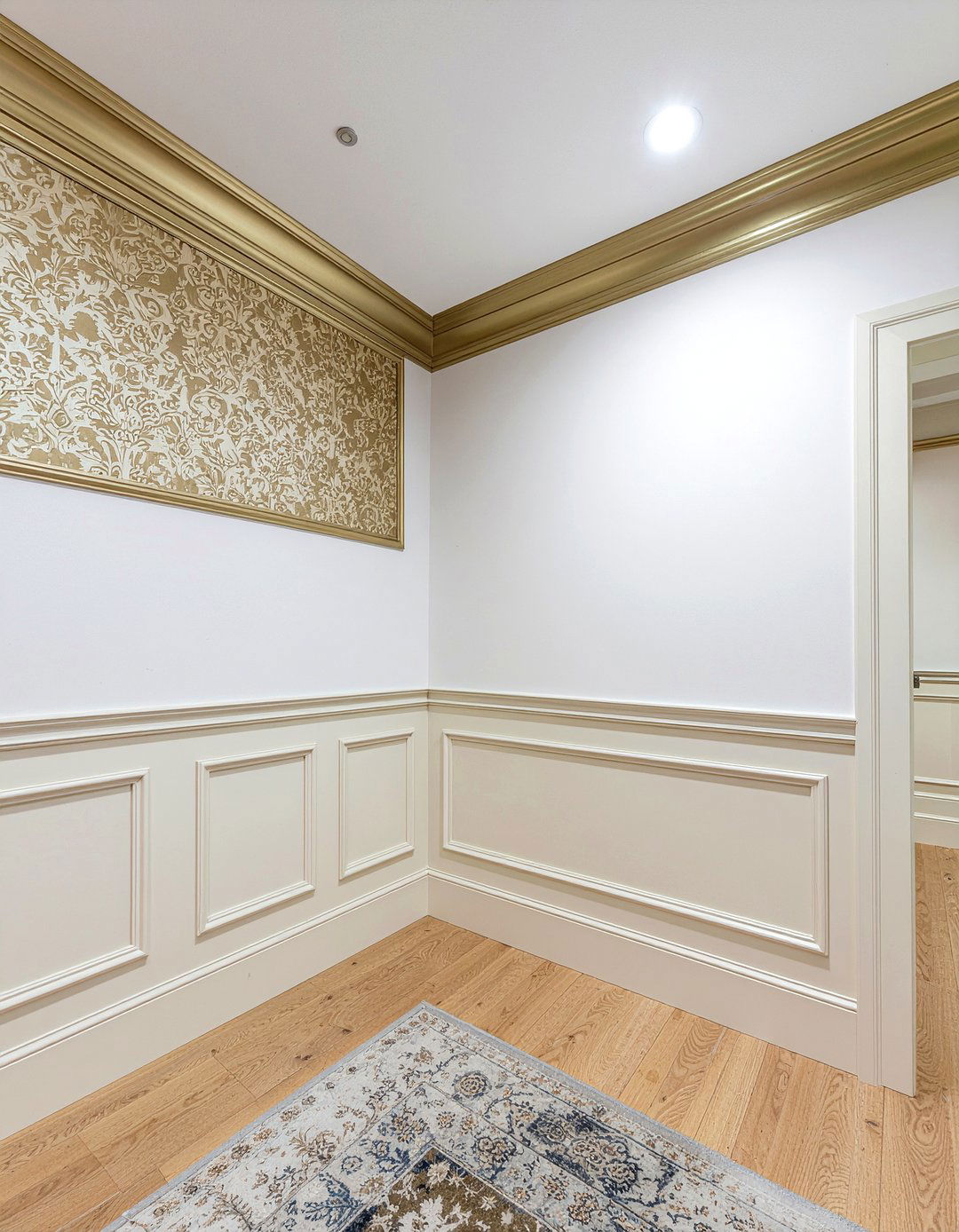 Two Tone Molding - 30 living room crown molding ideas