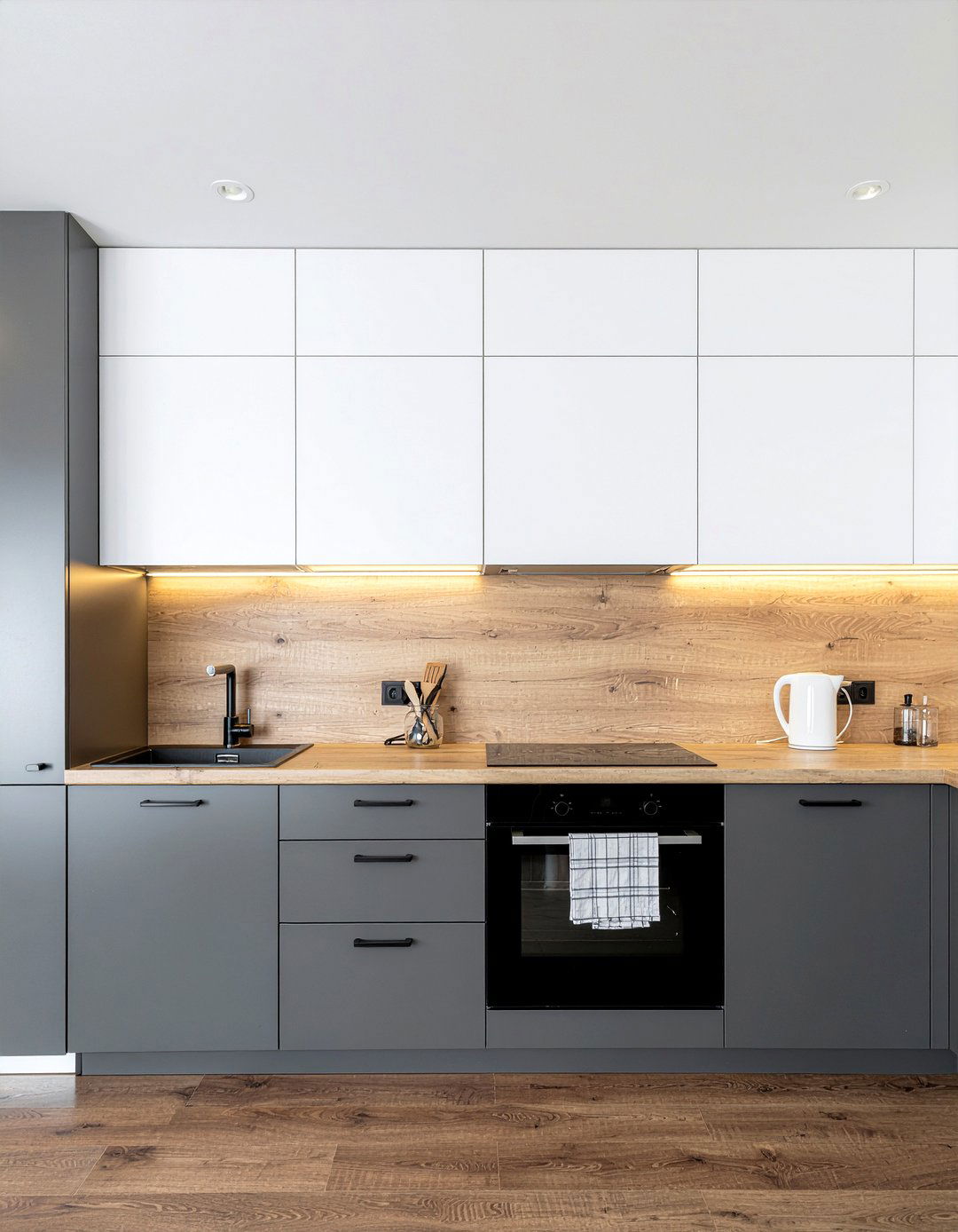 Two tone kitchen cabinets - 30 beautiful kitchen ideas