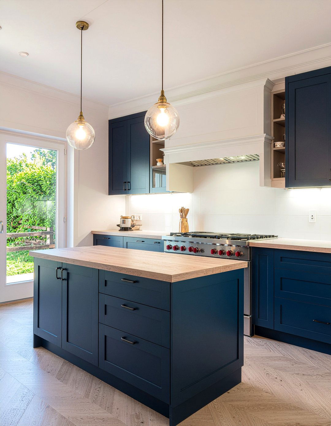 Two tone kitchen cabinets - 30 kitchen door ideas