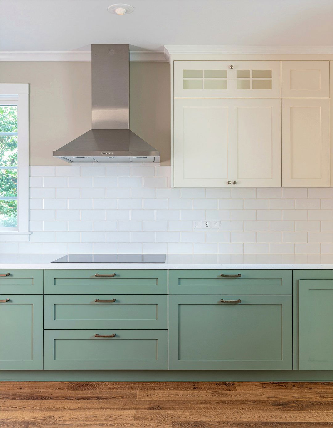 Two tone kitchen cabinets - 30 kitchen remodel ideas