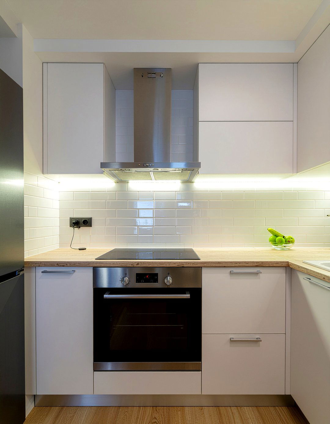 Under Cabinet Hood - 30 range hood kitchen ideas