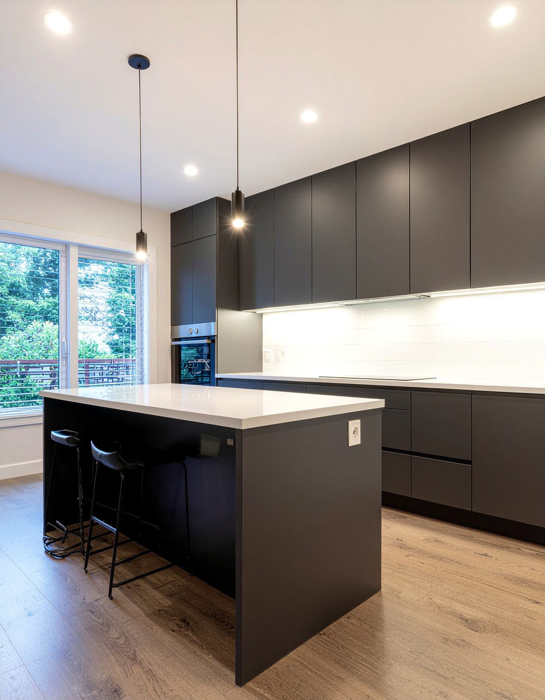 Under Cabinet Kitchen Lighting - 30 show home kitchen ideas