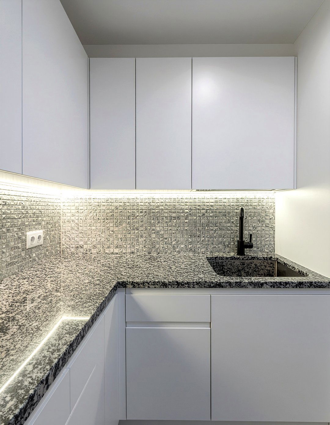 Under Cabinet Kitchen Lighting - 30 inviting kitchen ideas