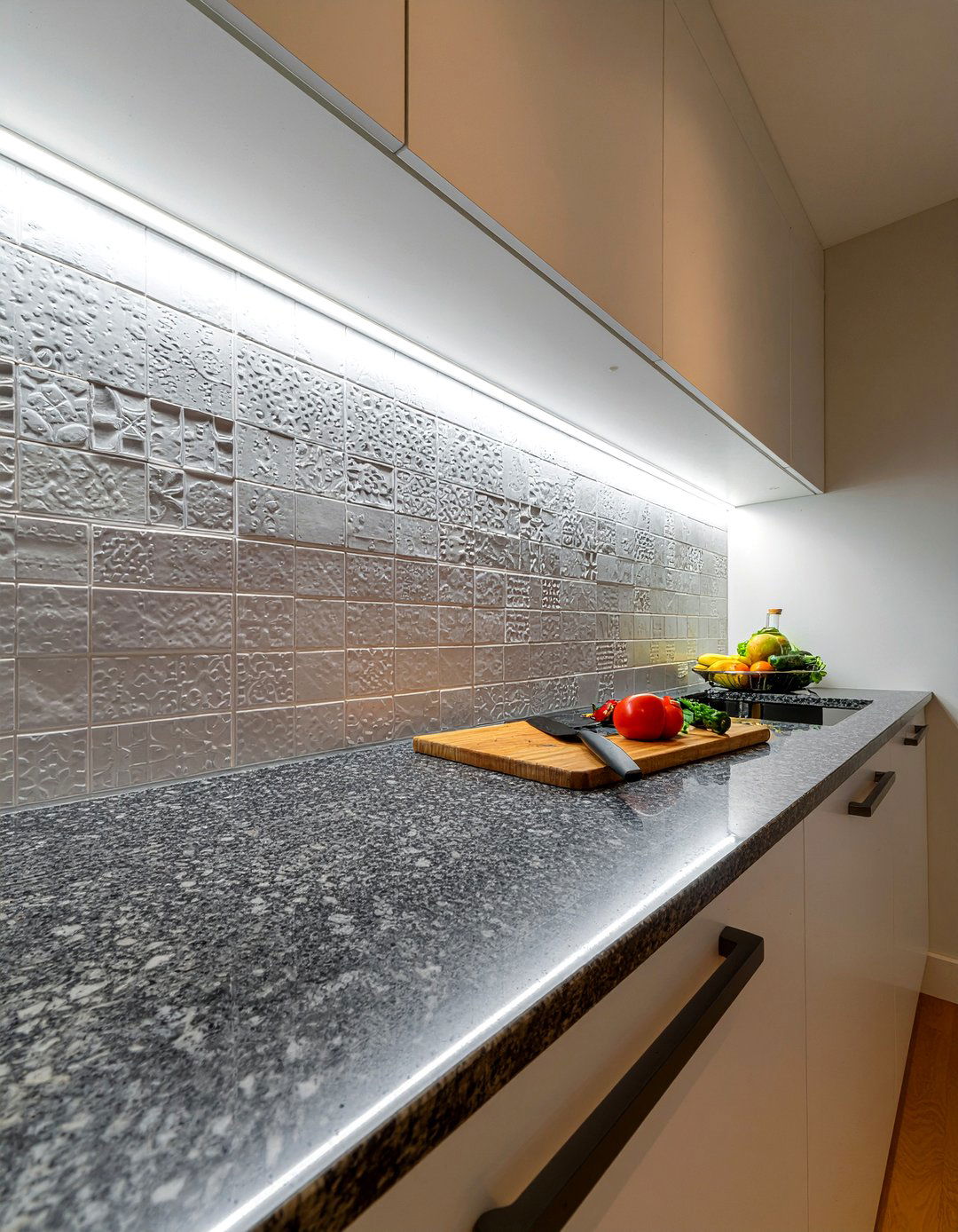 Under Cabinet Lighting - 30 chef's kitchen ideas
