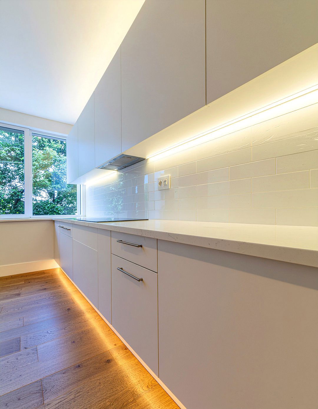 Under Cabinet Lighting - 30 clutter-free kitchen ideas