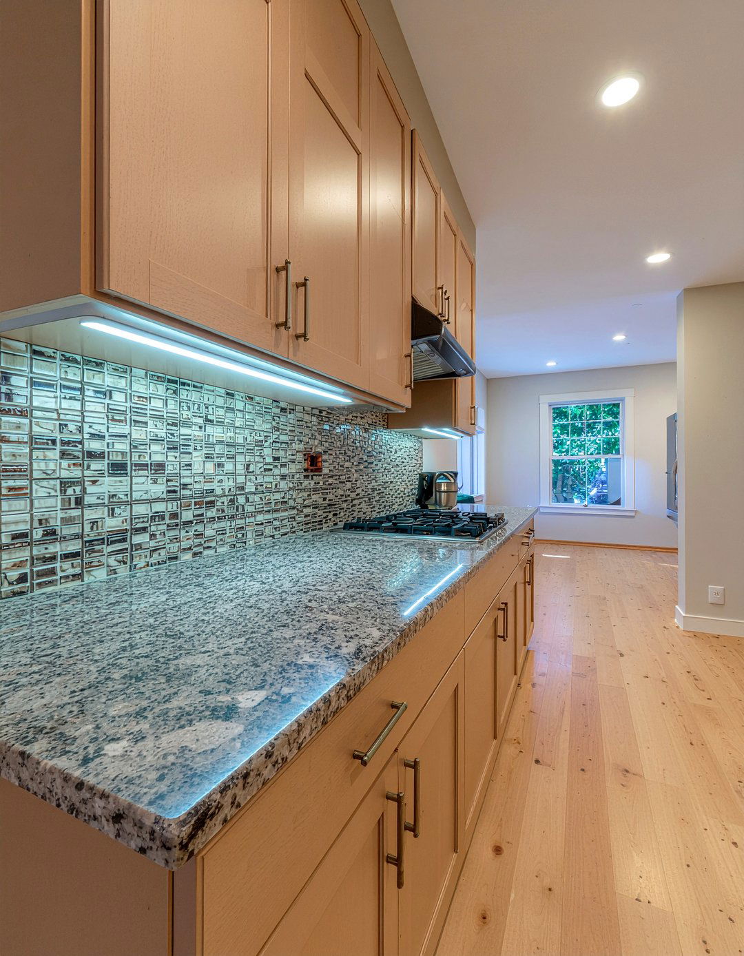 Under Cabinet Task Lighting - 30 kitchen planning ideas