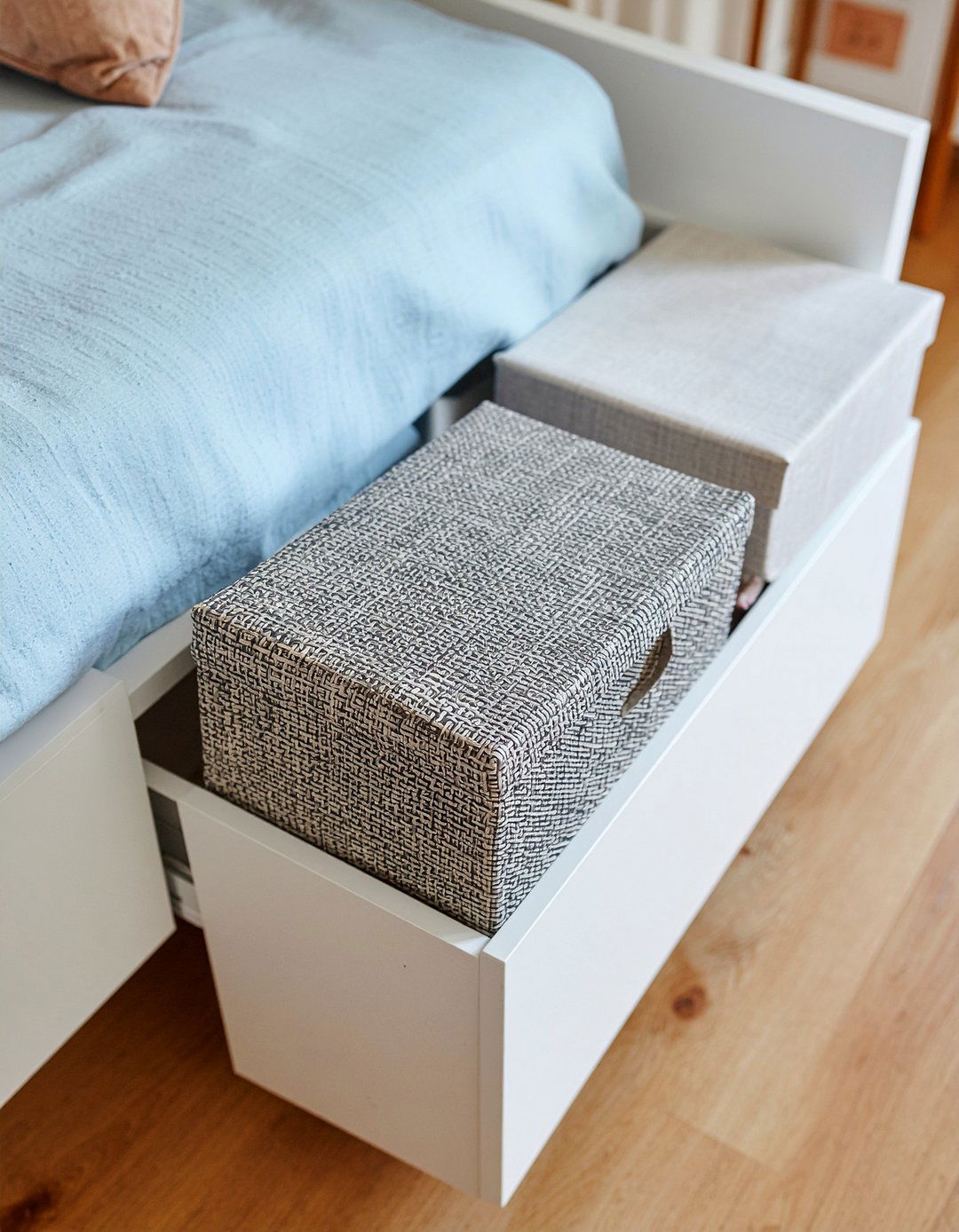 Under bed scarf bin - 30 bedroom scarf storage ideas