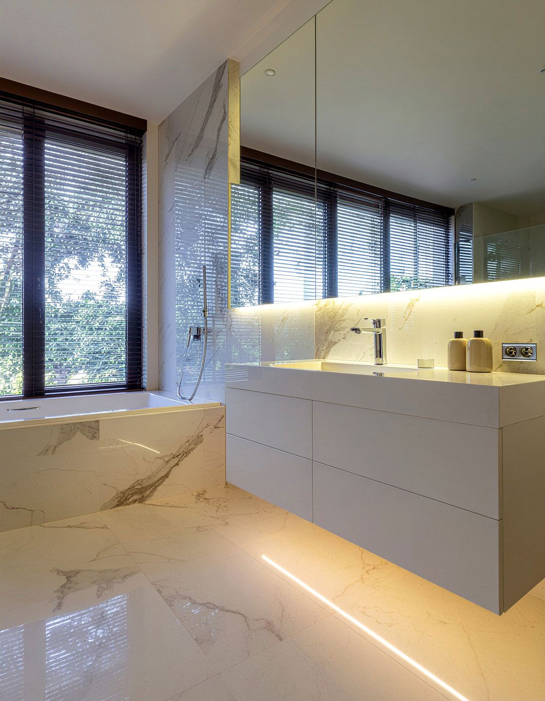 Under cabinet light - 30 bathroom lighting statement ideas