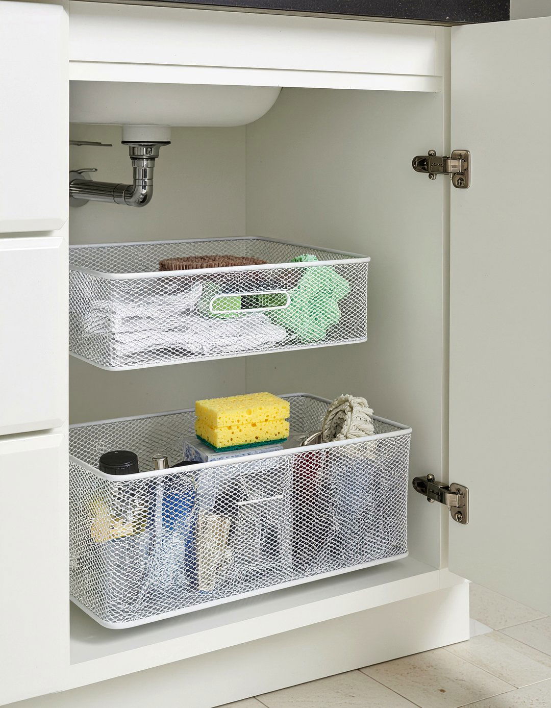 Under sink pull out drawers - 30 bathroom clutter-free ideas