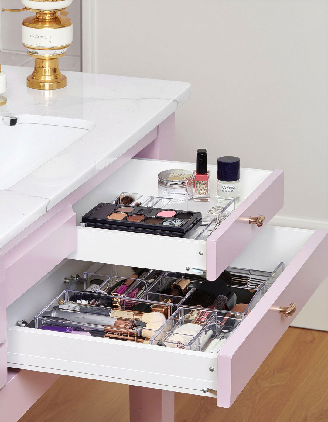 Under sink pull out drawers - 30 bathroom built-in ideas