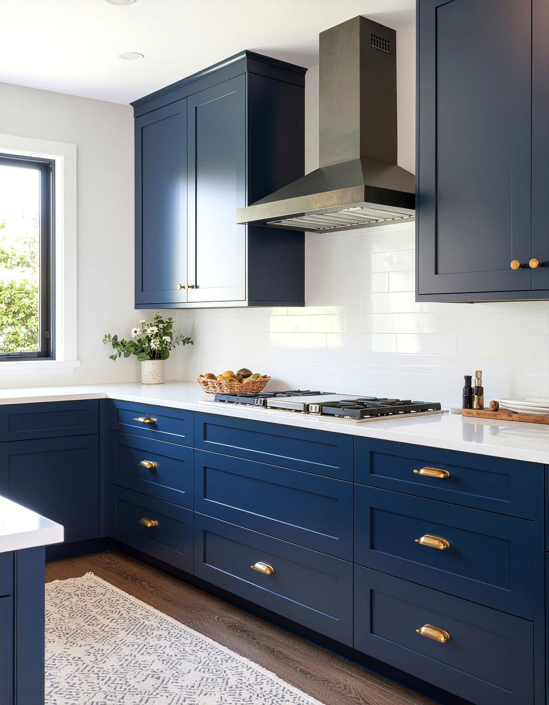 Unlacquered Brass Hardware - 30 English farmhouse kitchen ideas