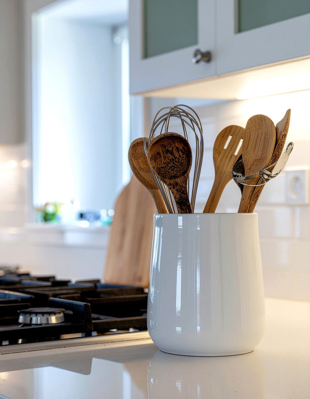 Utensil Crock - 30 kitchen countertop decor ideas