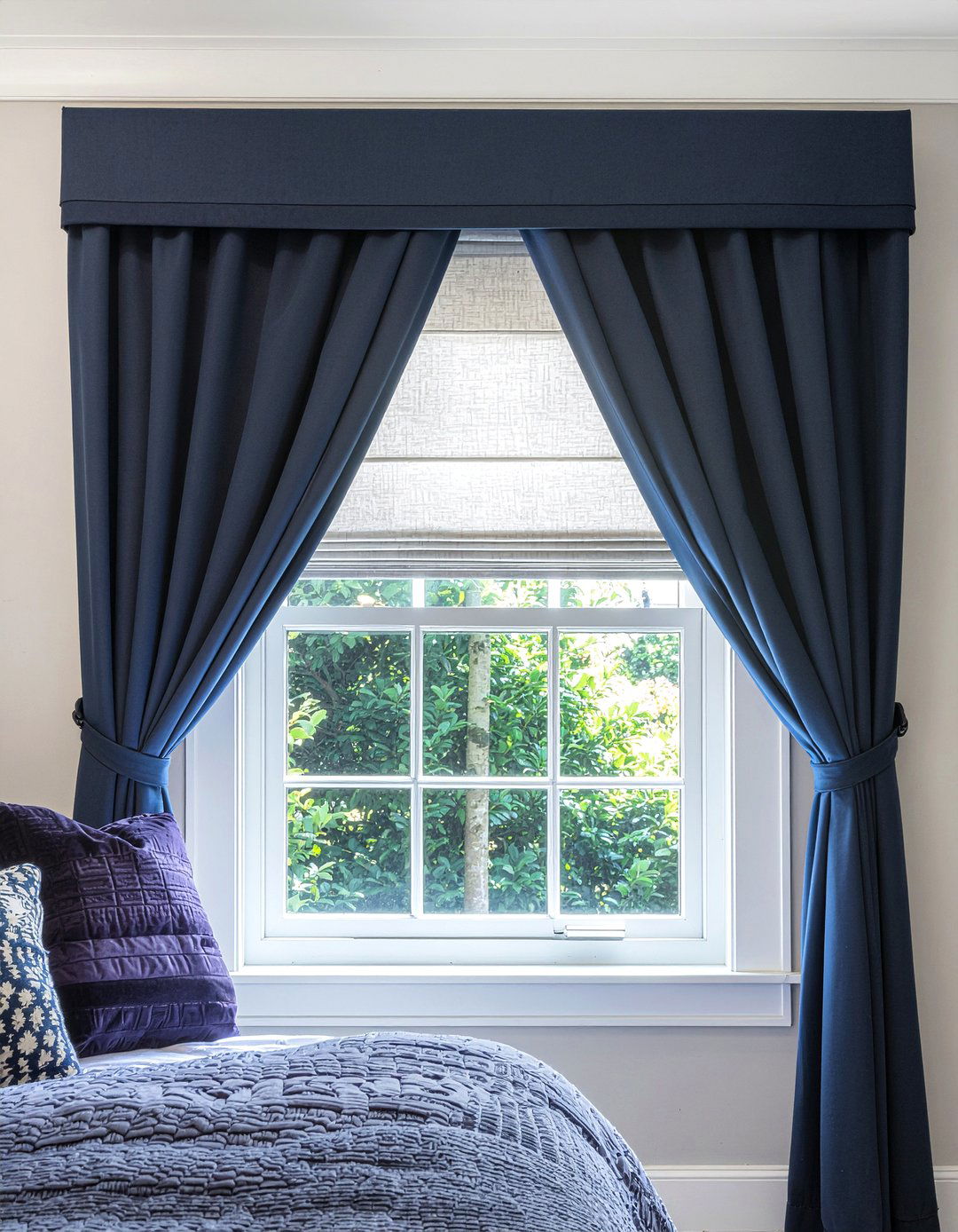 Valance window treatments - 30 bedroom window ideas