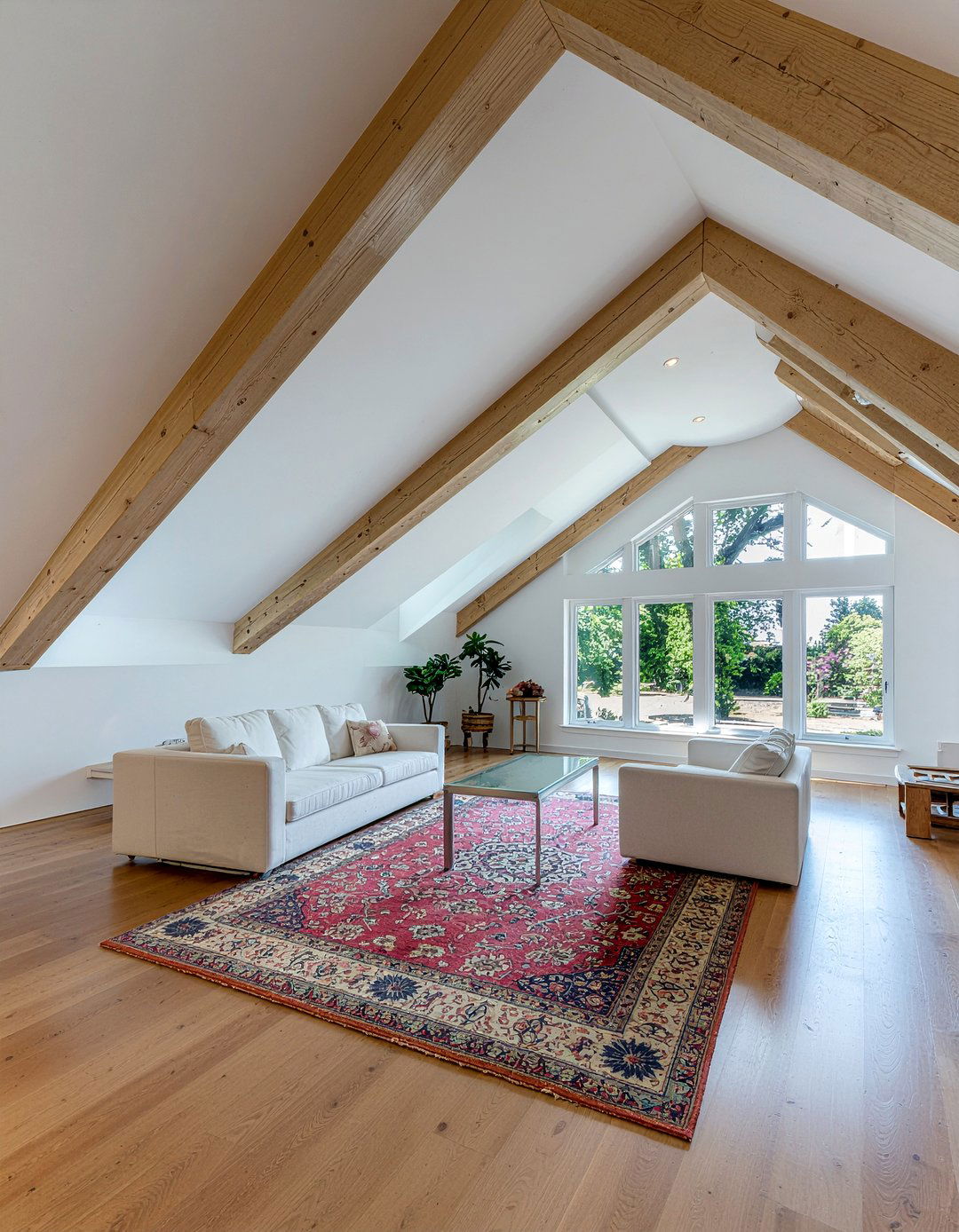 Vaulted Ceiling - 30 living room architectural details