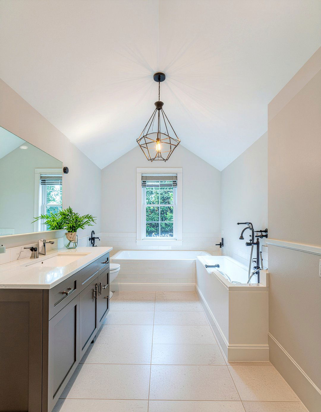 Vaulted bathroom ceiling - 30 primary bathroom ideas