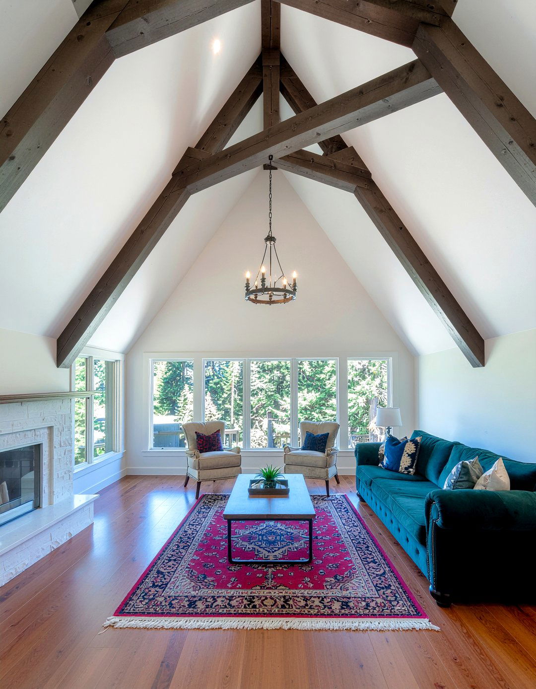 Vaulted ceiling living room - 30 great room ideas
