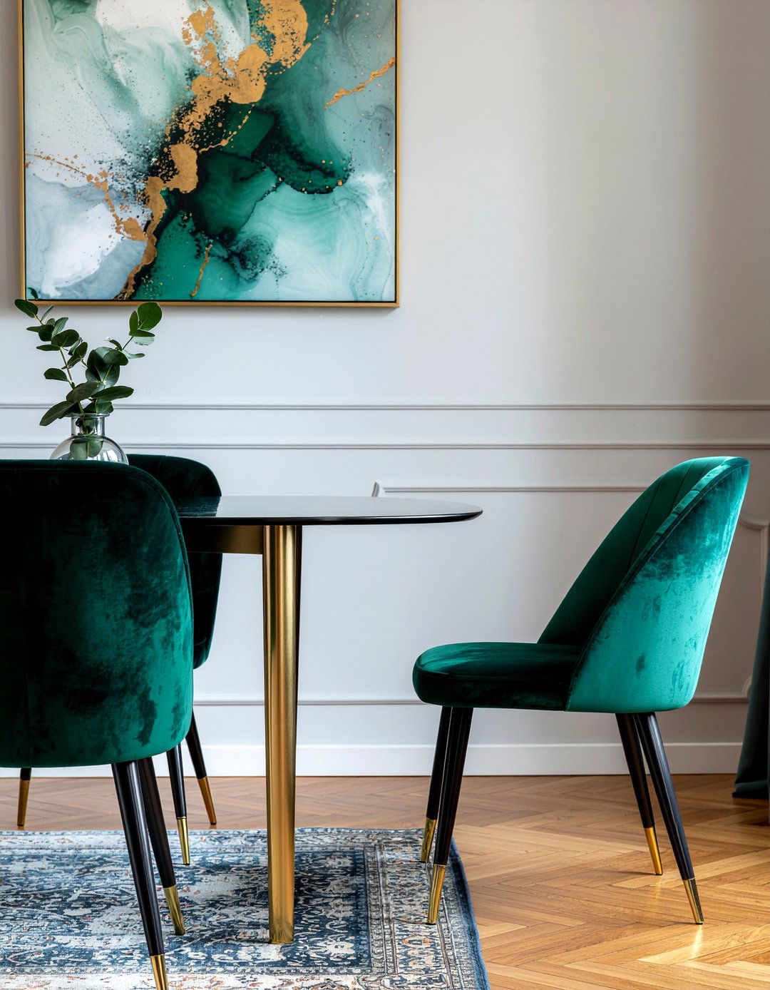 Velvet Dining Chair - 30 romantic dining room ideas