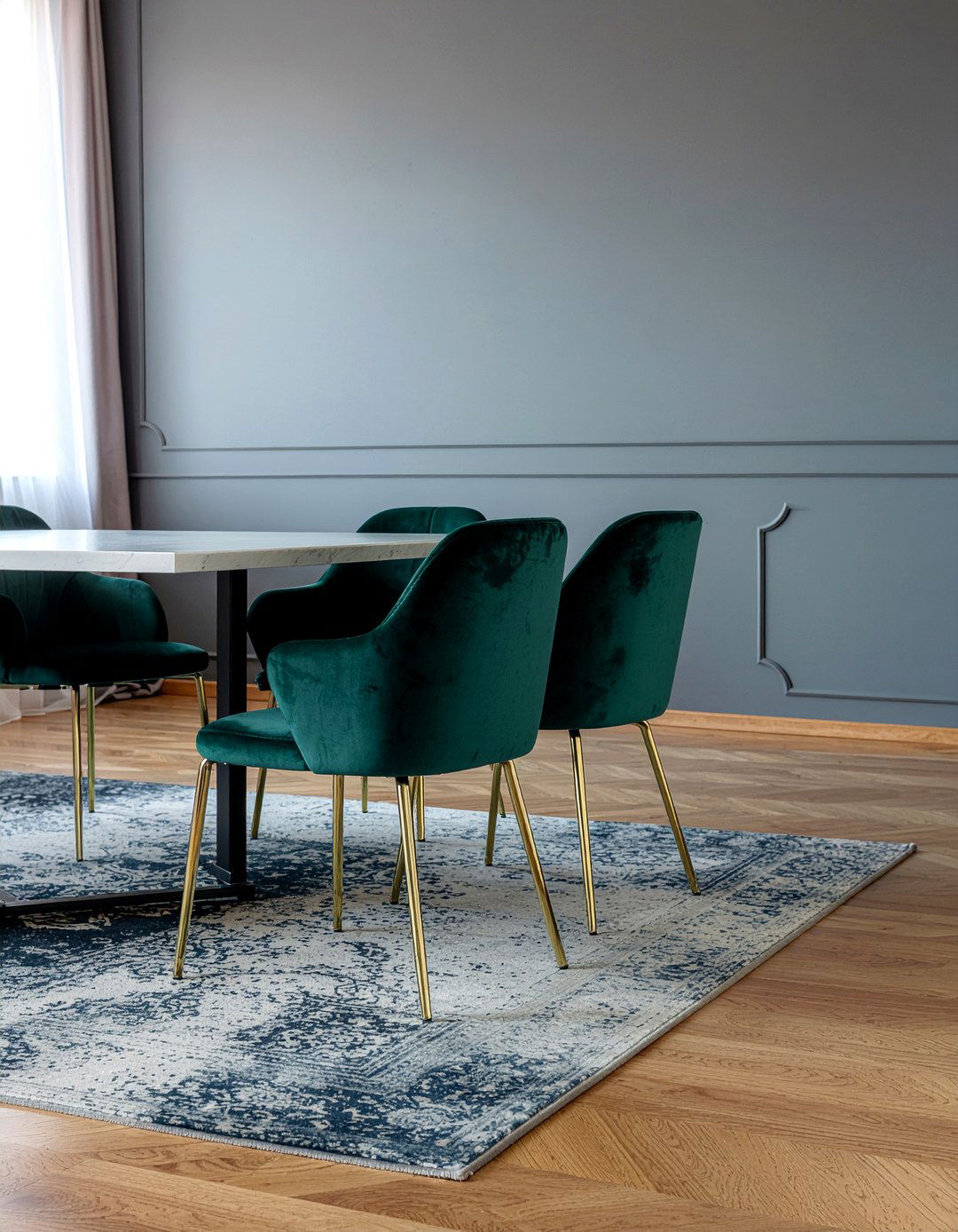 Velvet Dining Chairs - 30 dining room intimate gathering ideas