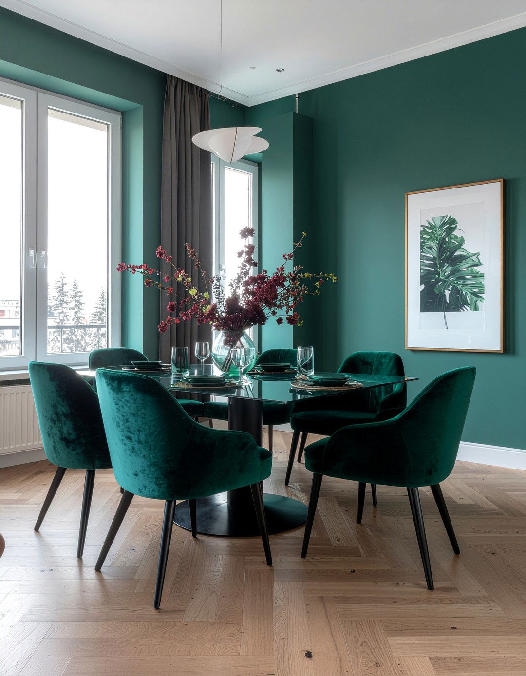 Velvet Dining Chairs - 30 eye-catching dining room ideas
