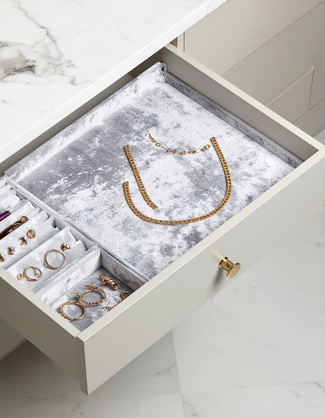 Velvet Jewelry Trays - 30 bathroom drawer organizer ideas