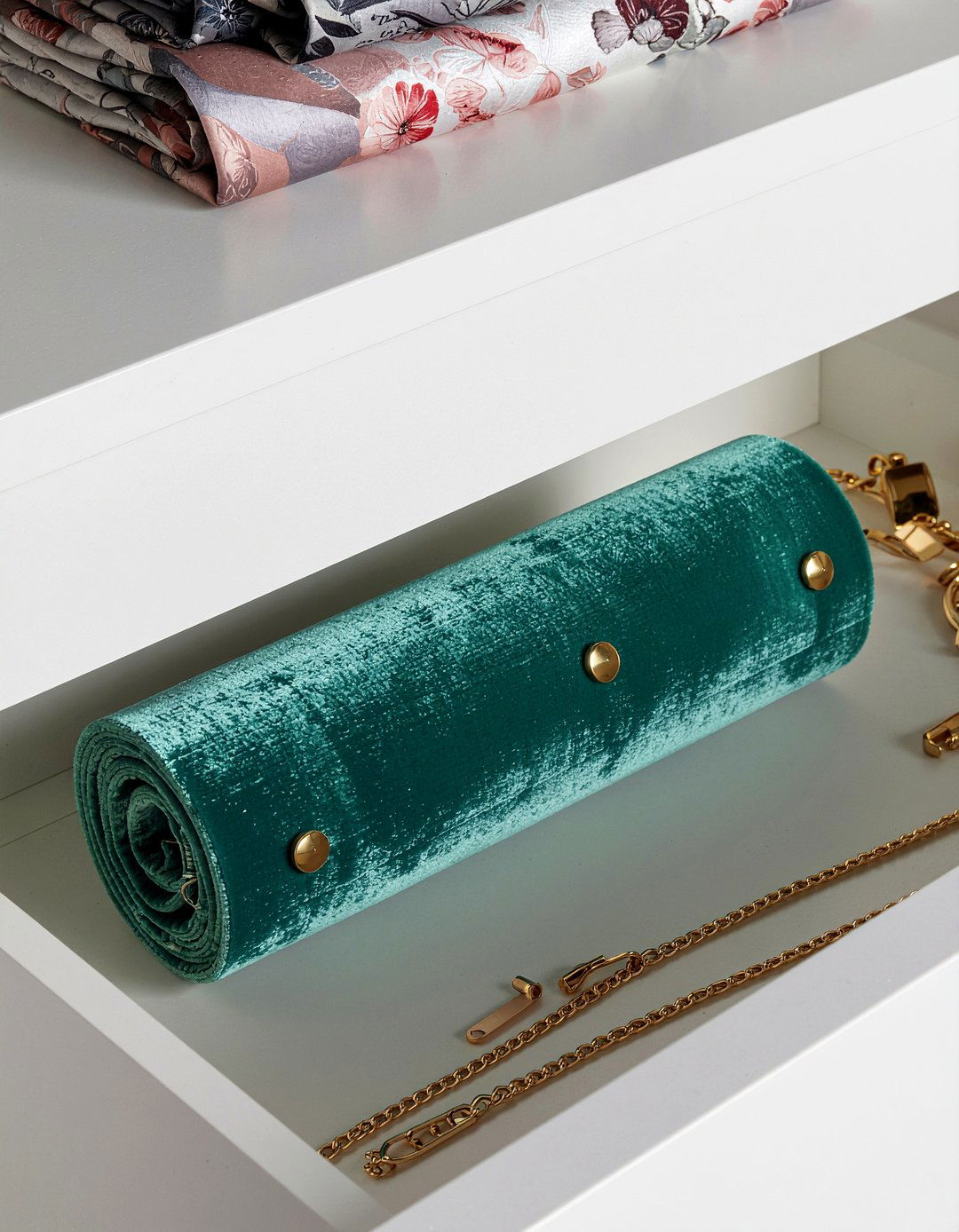 Velvet Necklace Roll - 30 bedroom jewelry storage ideas