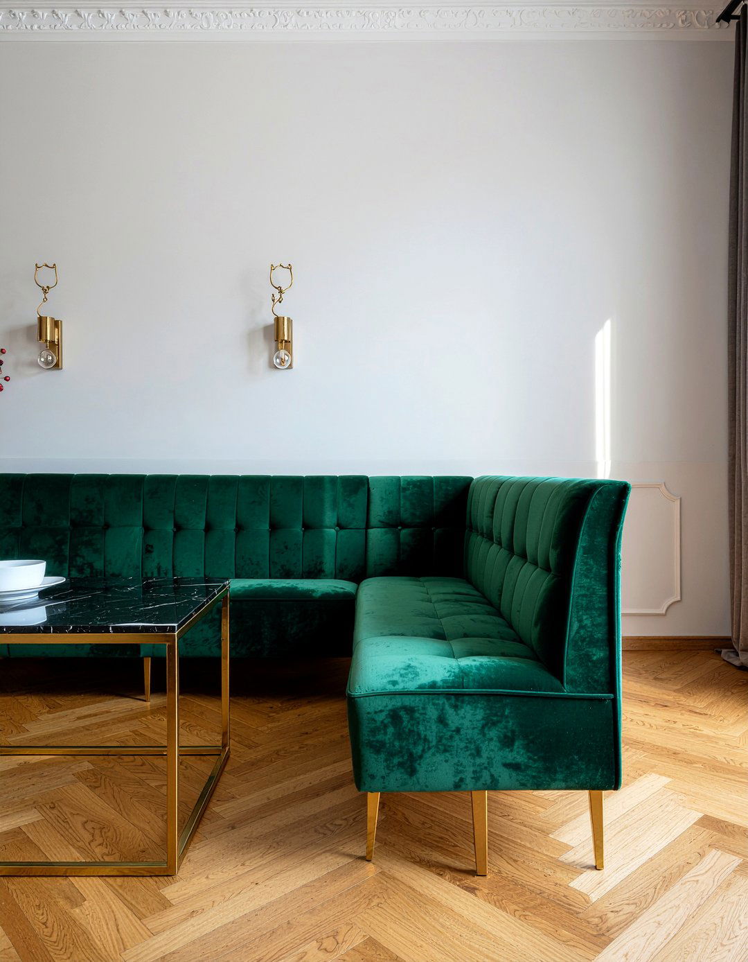 Velvet Upholstered Banquette - 30 dining room banquette ideas