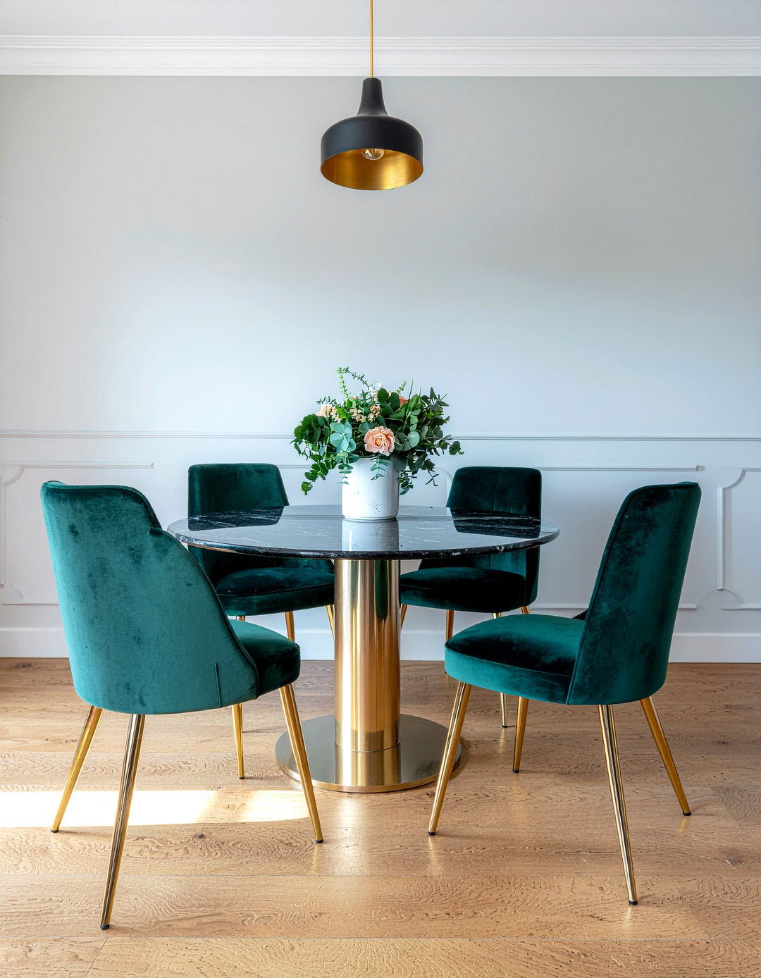 Velvet Upholstered Chairs - 30 rental dining room ideas