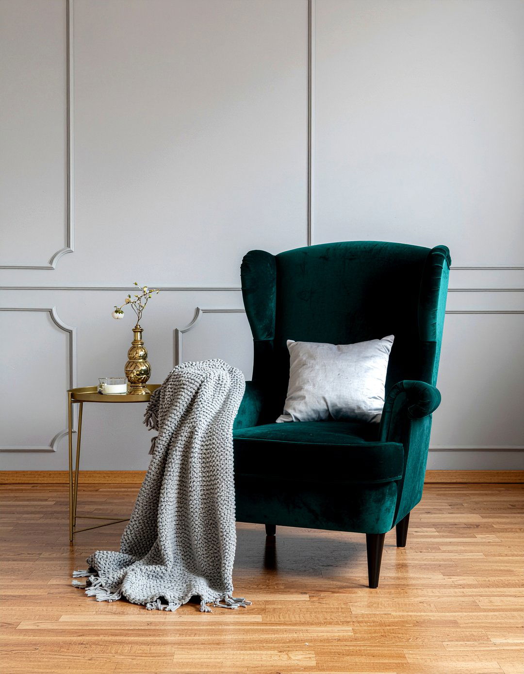 Velvet armchair - 30 living room classic furniture ideas