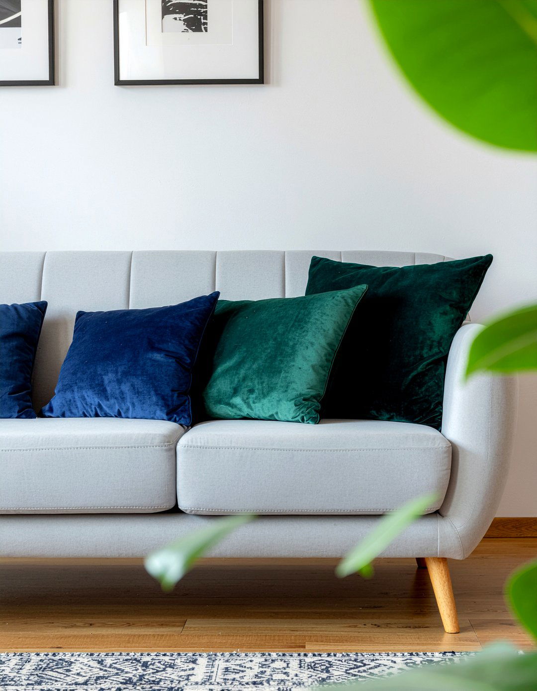 Velvet cushion living room - 30 scandinavian living room ideas