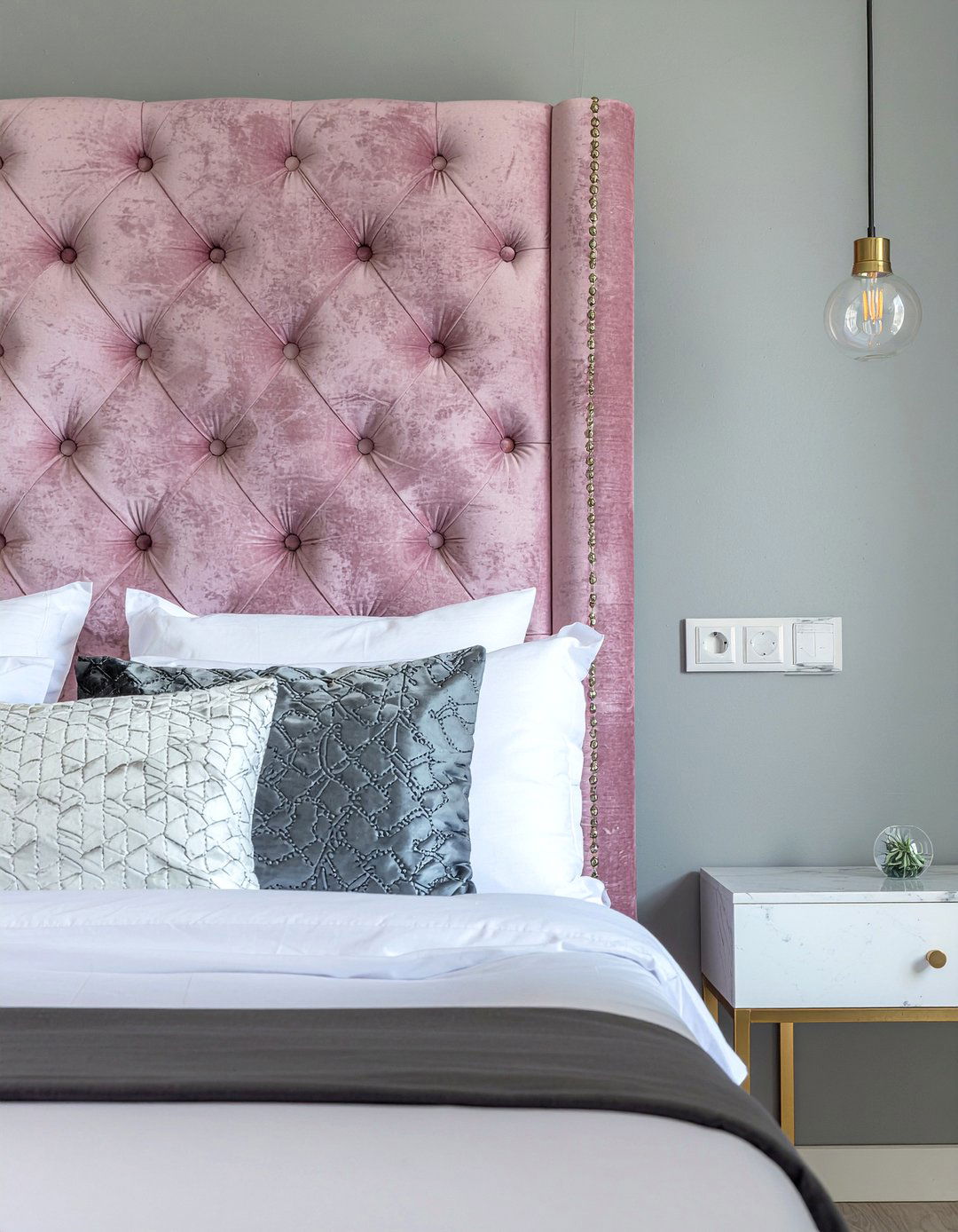30 Pink and Gray Bedroom Ideas for a Chic and Cozy Space
