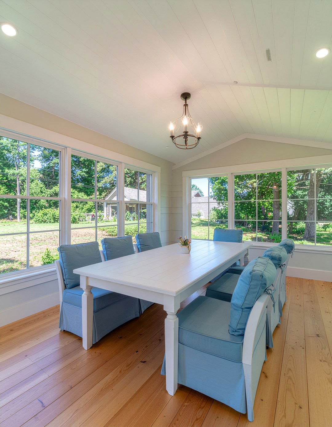 Veranda Dining Room - 30 converted space dining room ideas