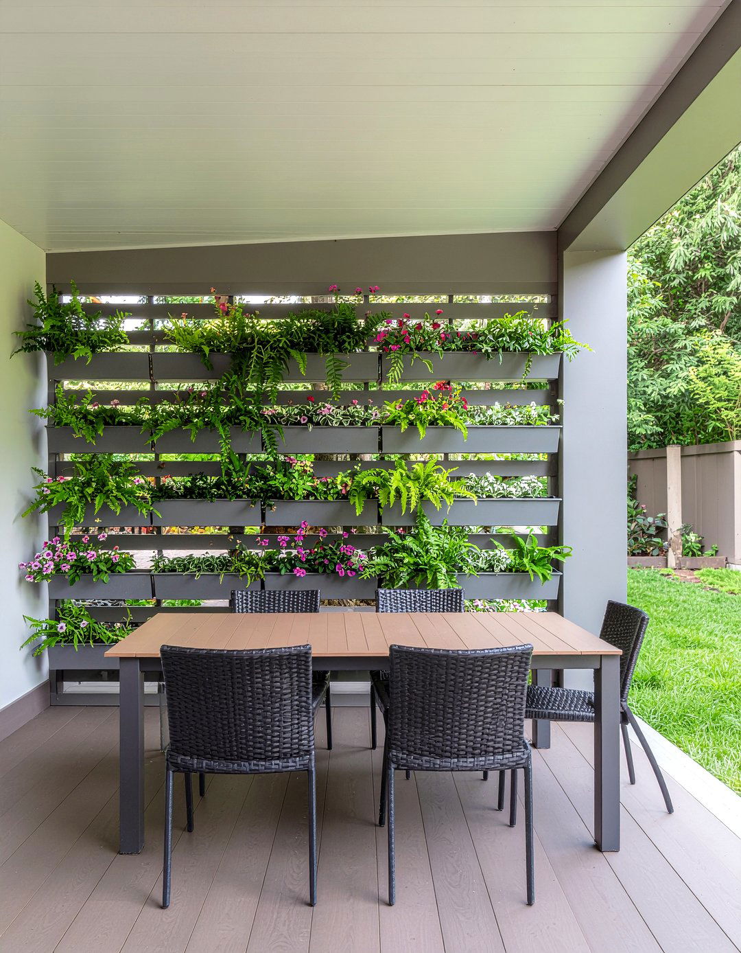Vertical Garden Wall Backdrop - 30 deck dining ideas