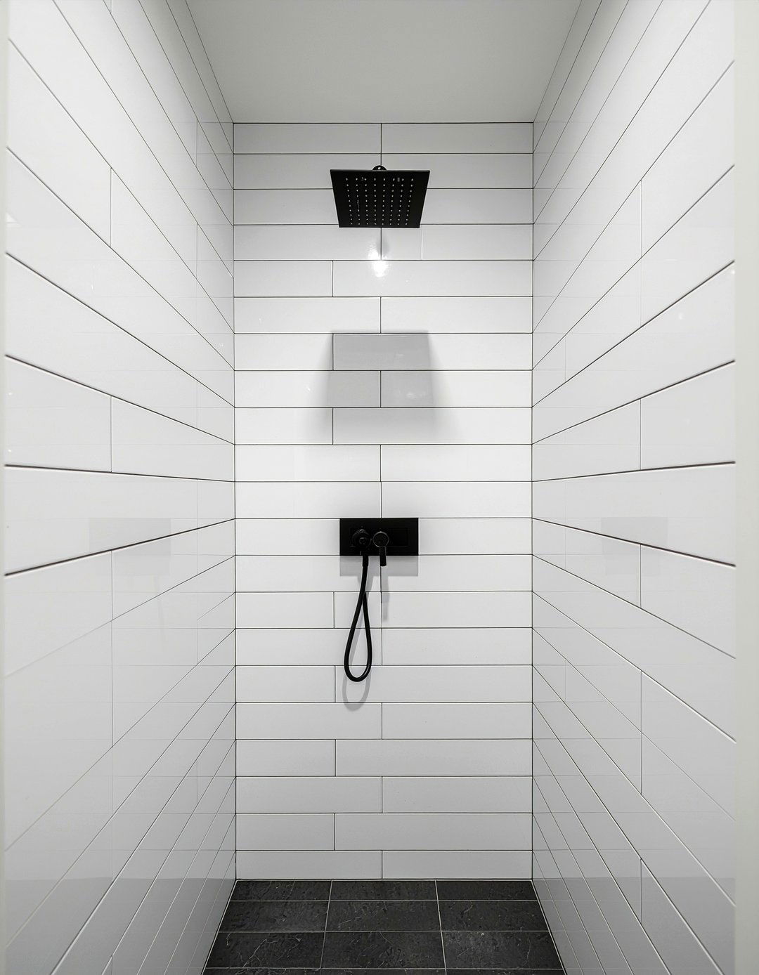 Vertical Stacked Tile - 30 full bathroom remodel ideas