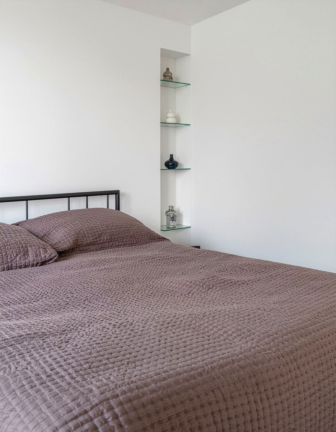 Vertical Wall Niche - 30 bedroom wall niches