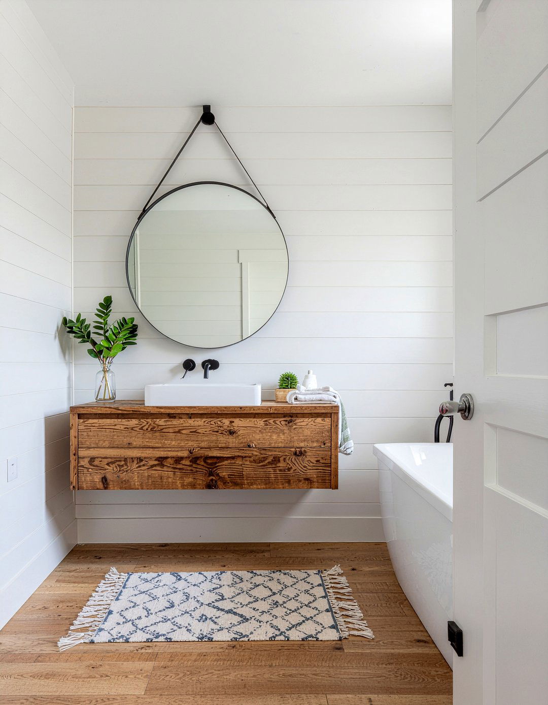 Vertical shiplap bathroom - 30 bathroom shiplap ideas