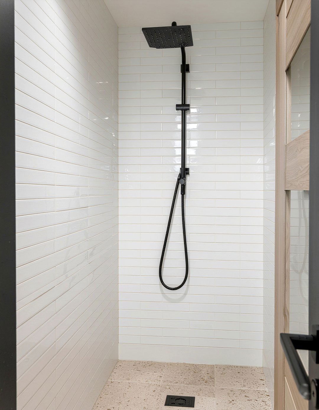 Vertical stack bond tile - 30 new home bathroom ideas