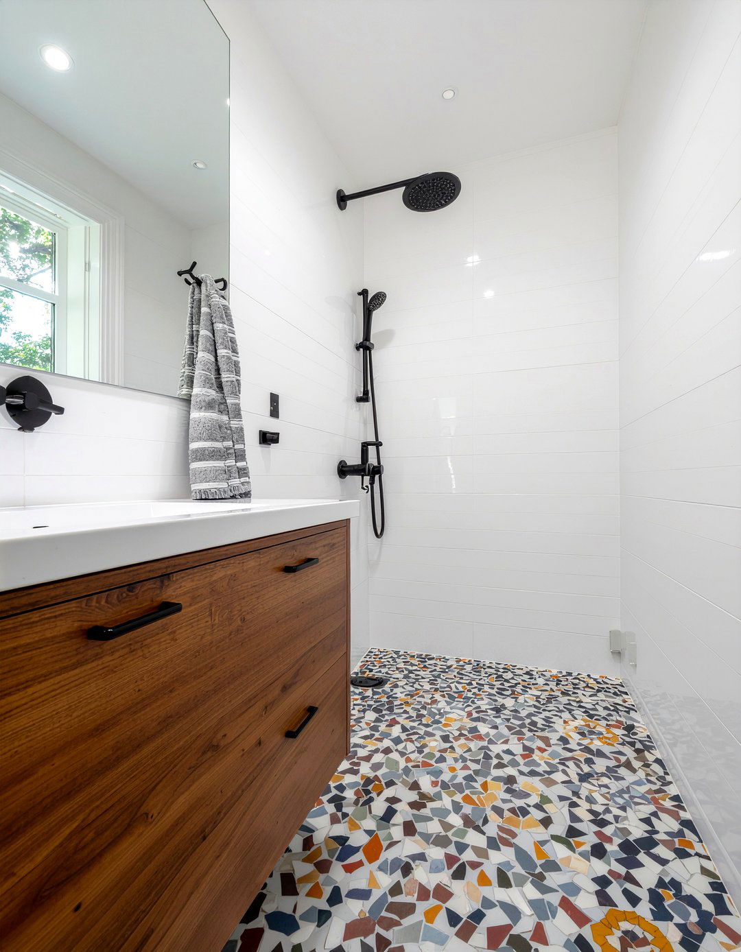 Vertical stack tile and mosaic floor - 30 bathroom pattern mixing ideas