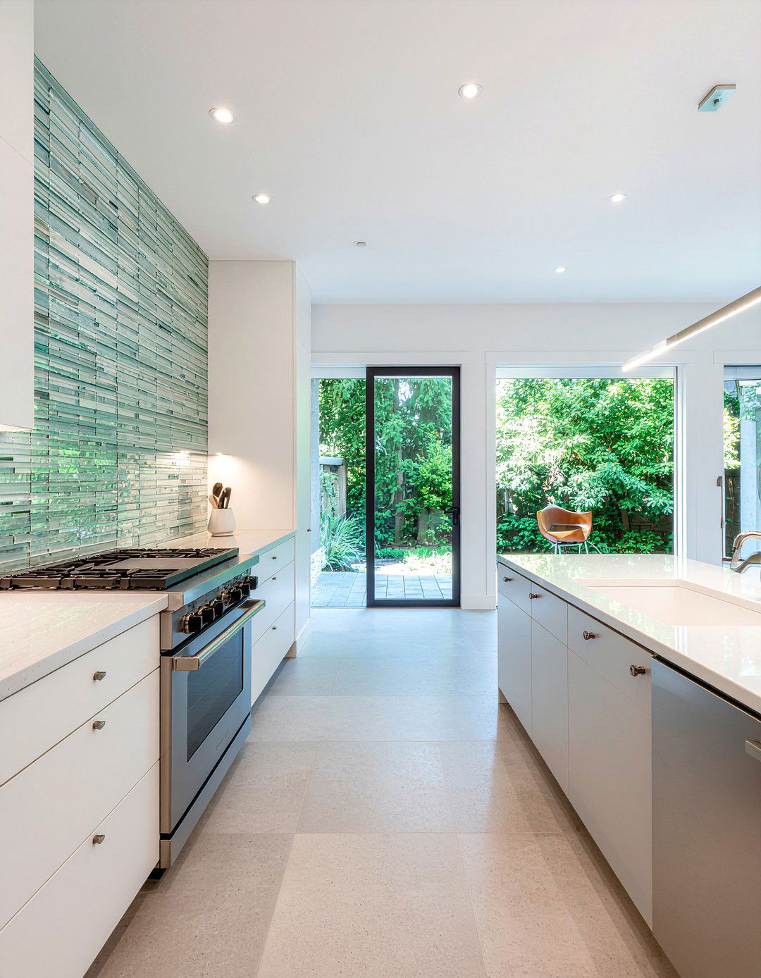 Vertical stacked glass tile - 30 mosaic tile kitchen backsplash ideas