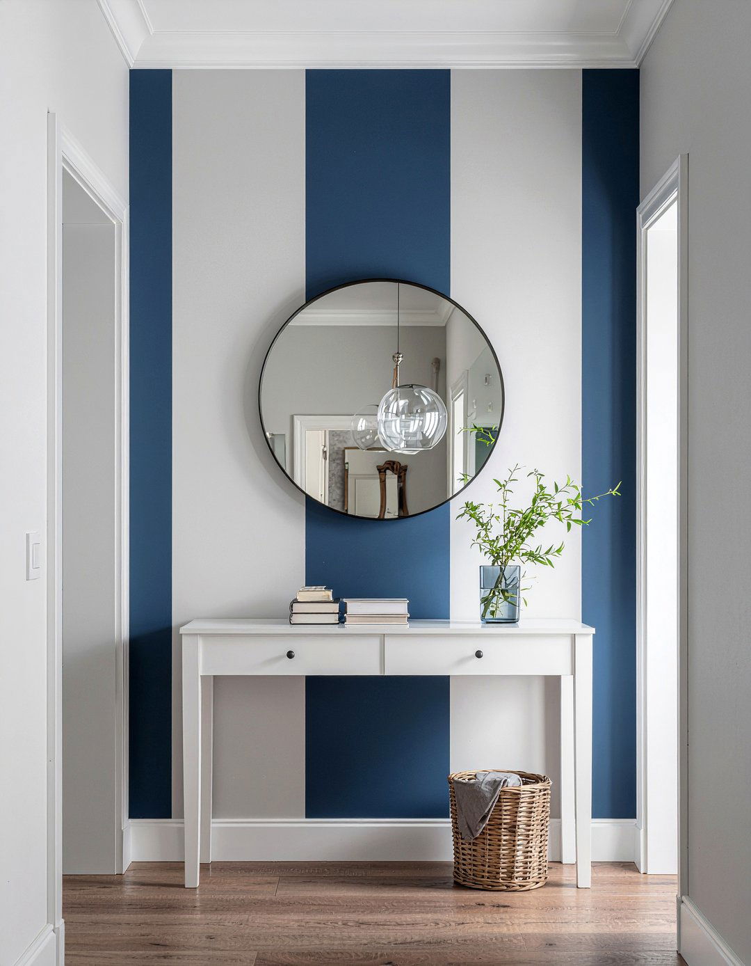 Vertical stripes - 30 living room color blocking ideas