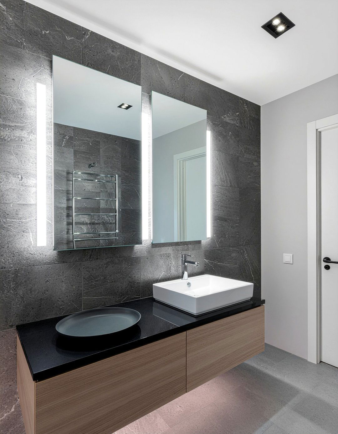 Vertical wall light - 30 bathroom lighting statement ideas