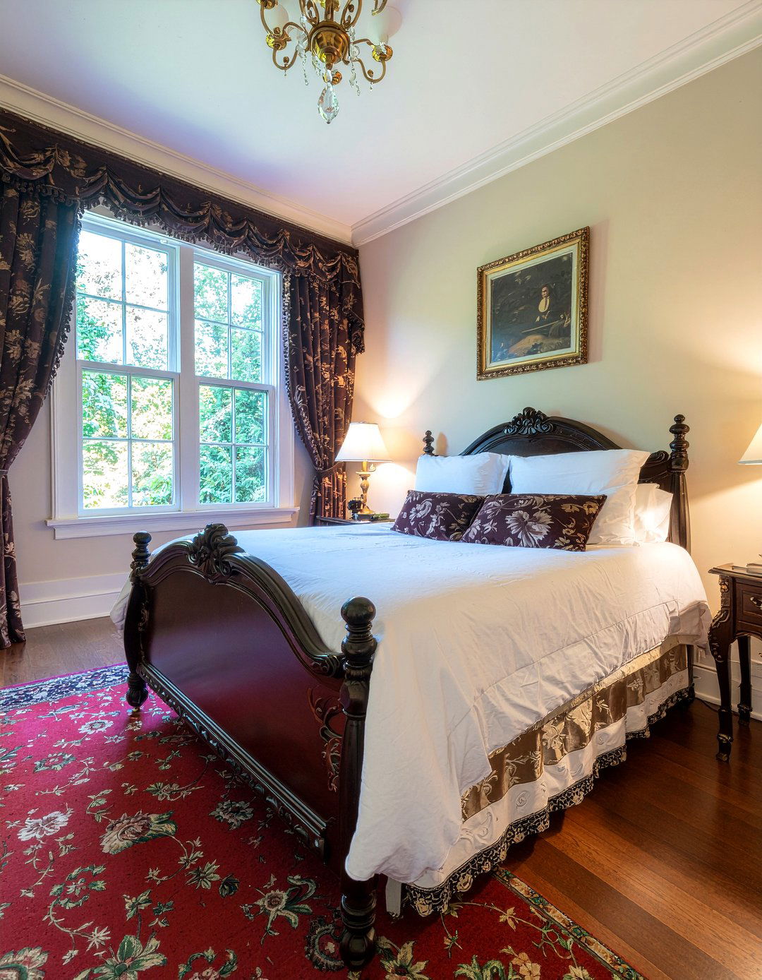Victorian Bedroom - 30 historic home bedroom ideas