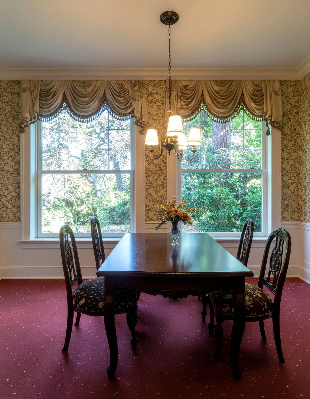 Victorian Style Dining Room - 30 estate dining room ideas