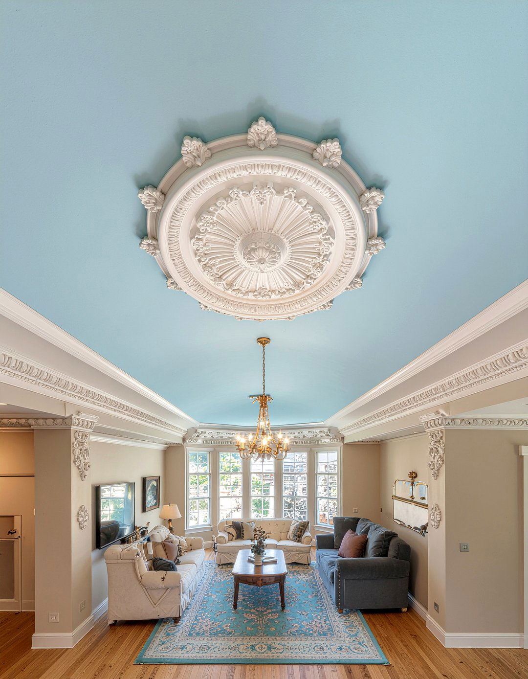 Victorian living room ceiling - 30 Victorian living room ideas